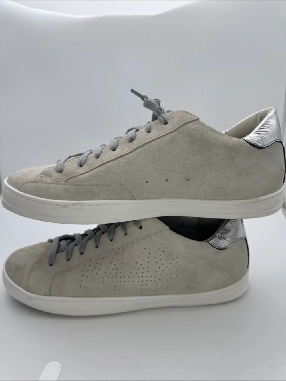 P448 John Shoes Womens 42 / 11 Silver White Low Top Lace Up Casual Sneakers - Picture 4 of 16